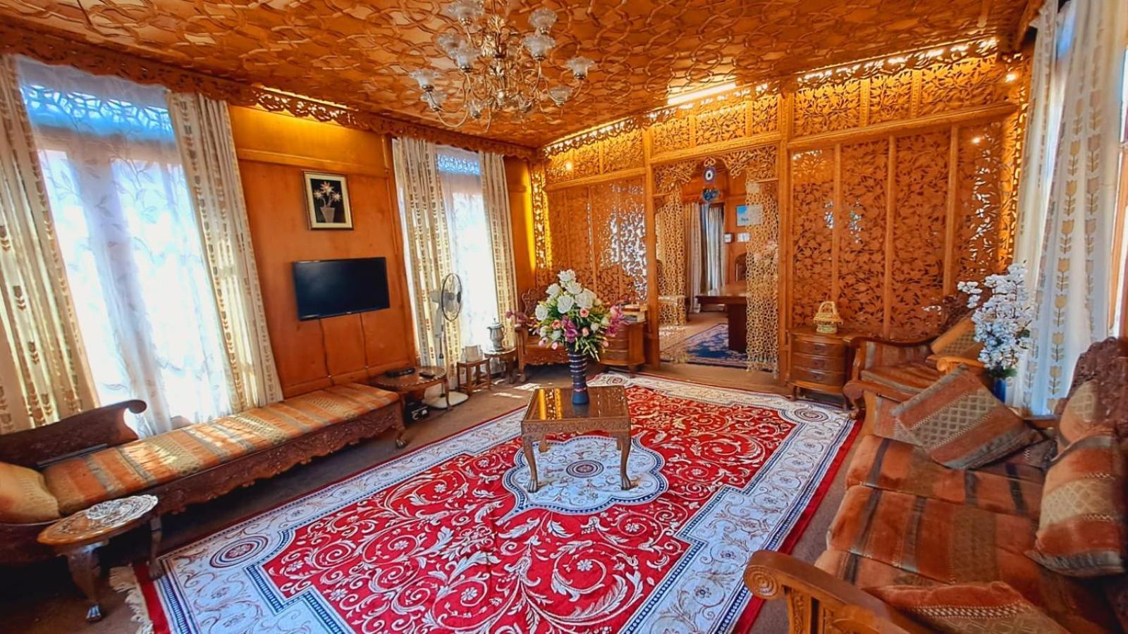 New Lakes Crown Group Of Houseboats Srīnagar Dış mekan fotoğraf
