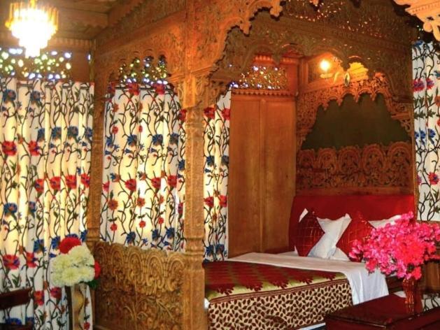 New Lakes Crown Group Of Houseboats Srīnagar Oda fotoğraf